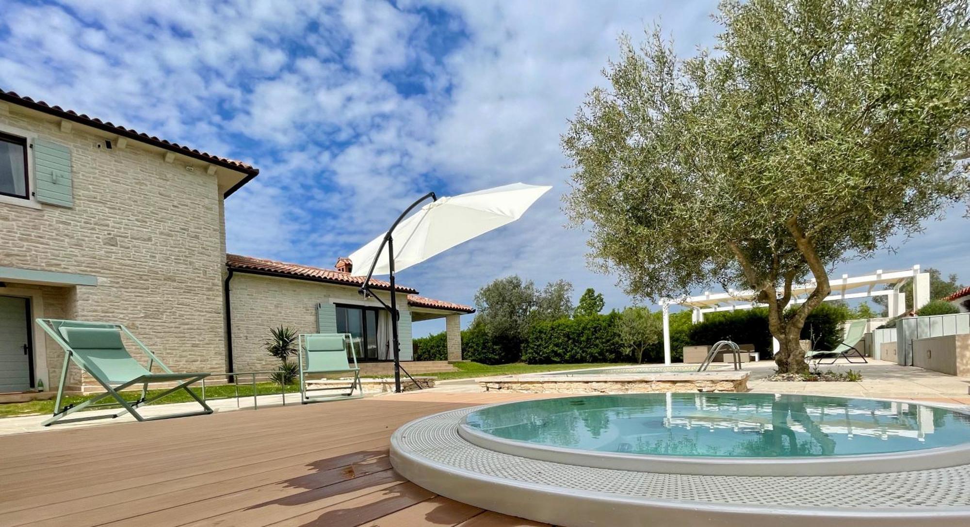 Luxury Villa In Istria - 9,000 Sqm Private Estate With Pool & Sauna, 15 Min To Sea, Near Fazana, 3 Bedrooms Juršići Bagian luar foto