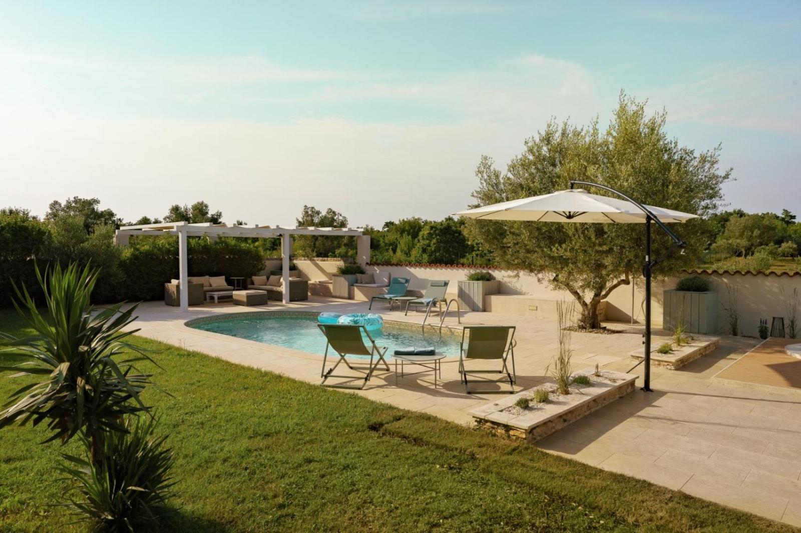 Luxury Villa In Istria - 9,000 Sqm Private Estate With Pool & Sauna, 15 Min To Sea, Near Fazana, 3 Bedrooms Juršići Bagian luar foto